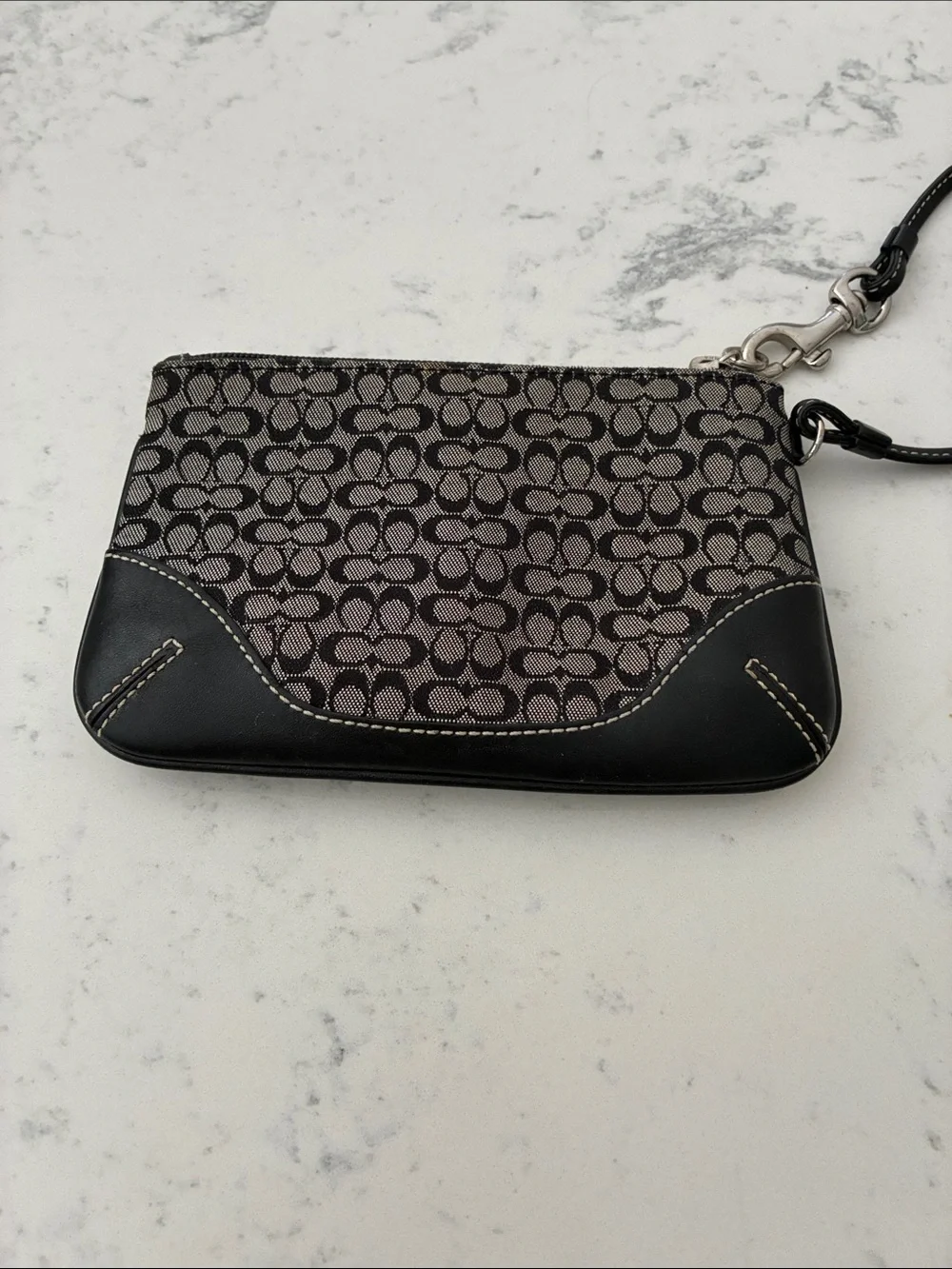 Coach Signature Canvas Wristlet - Black/Gray
